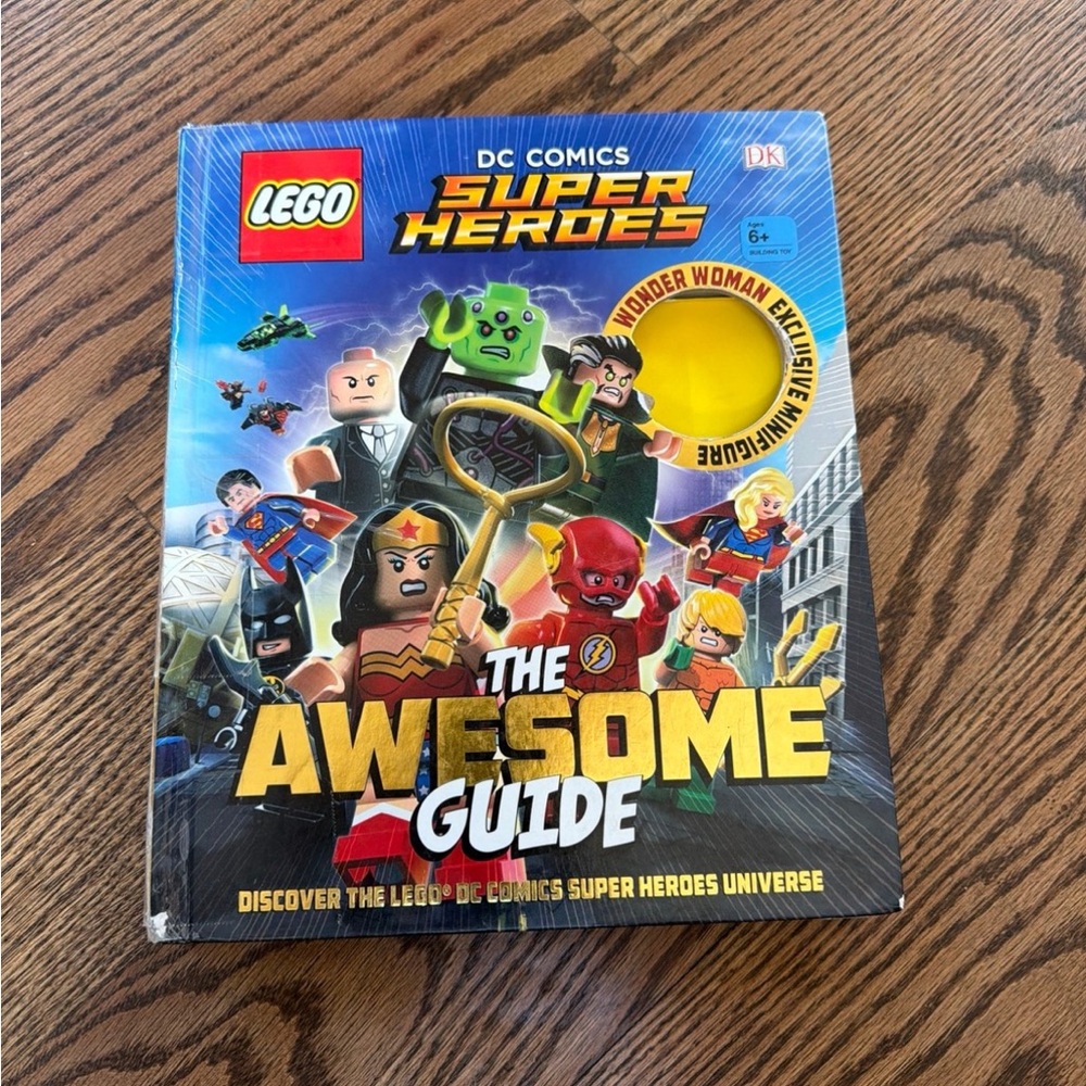 LEGO DC comic super hero’s guide book